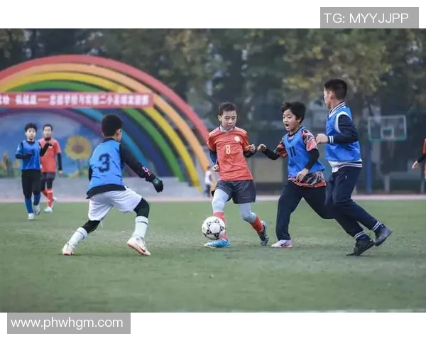 沙拉足球的魅力与战术解析：如何在绿茵场上实现团队合作与个人突破